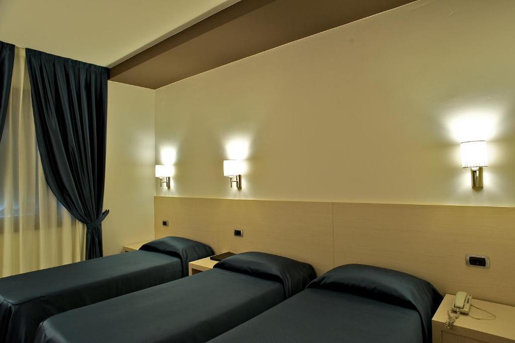Sam Hotel Monfalcone Szoba fotó