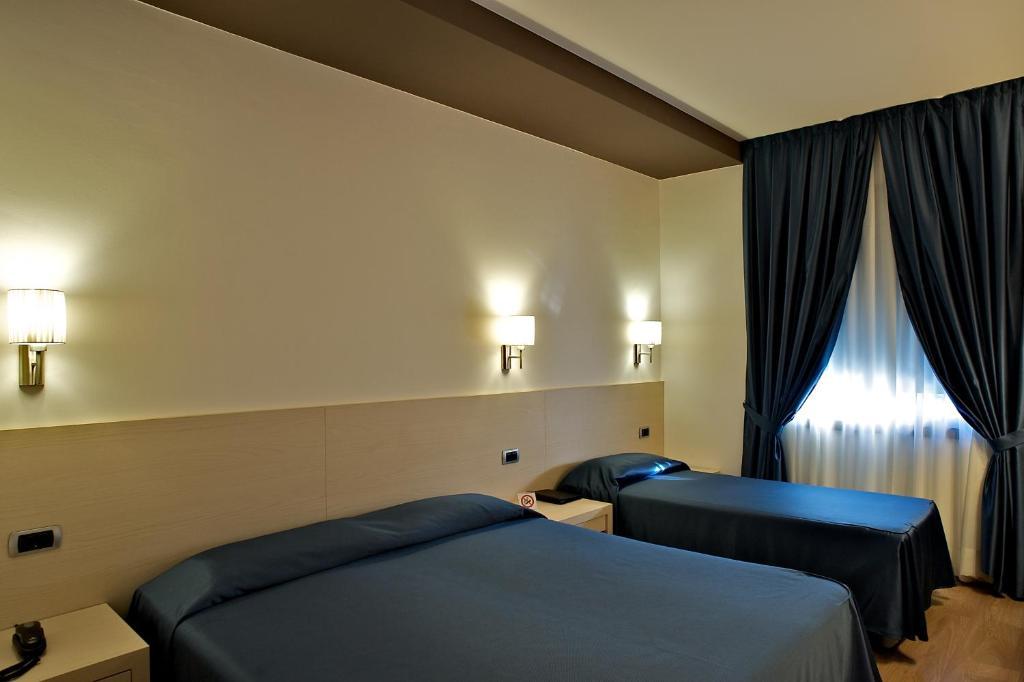 Sam Hotel Monfalcone Szoba fotó