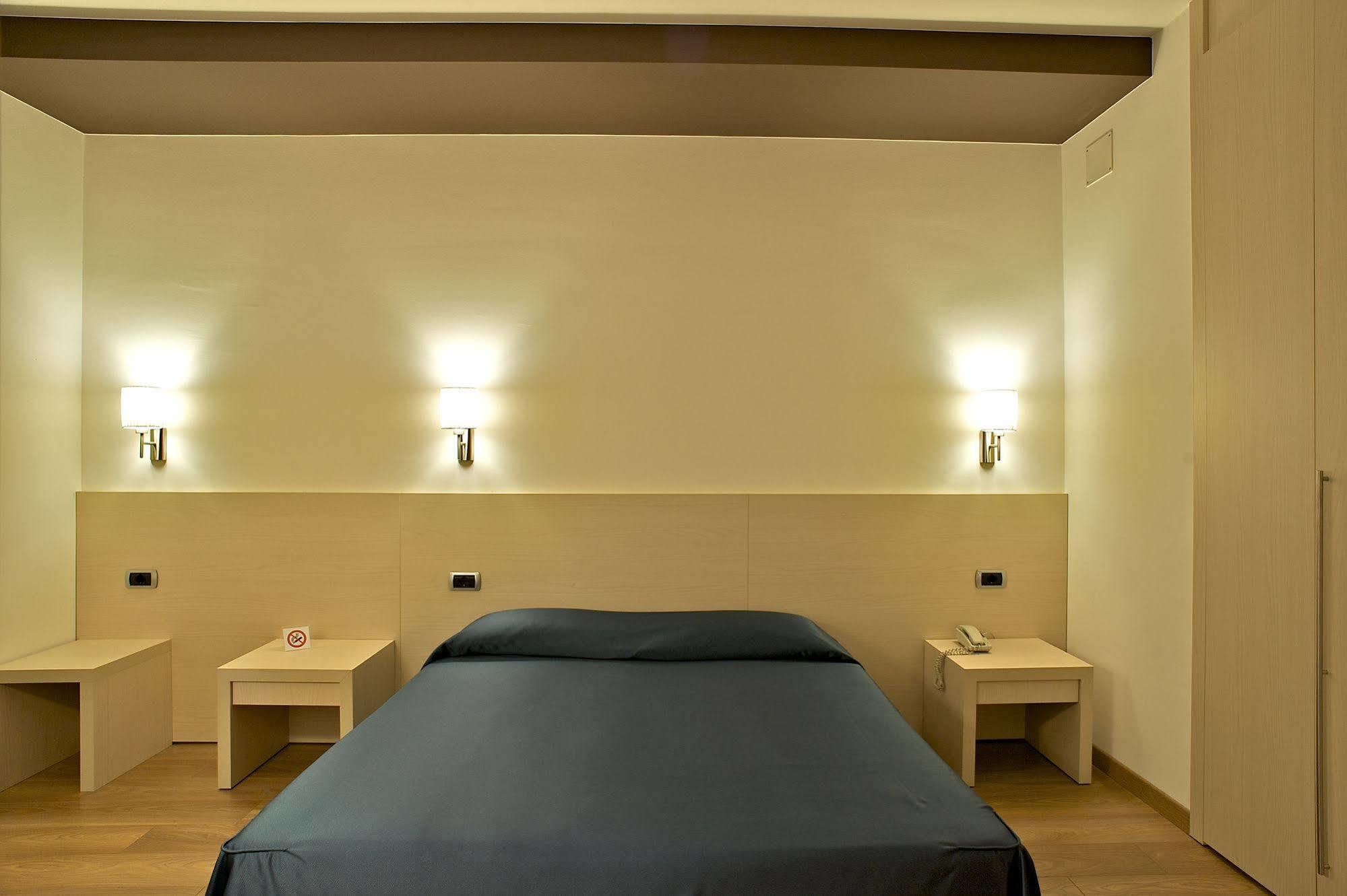 Sam Hotel Monfalcone Kültér fotó